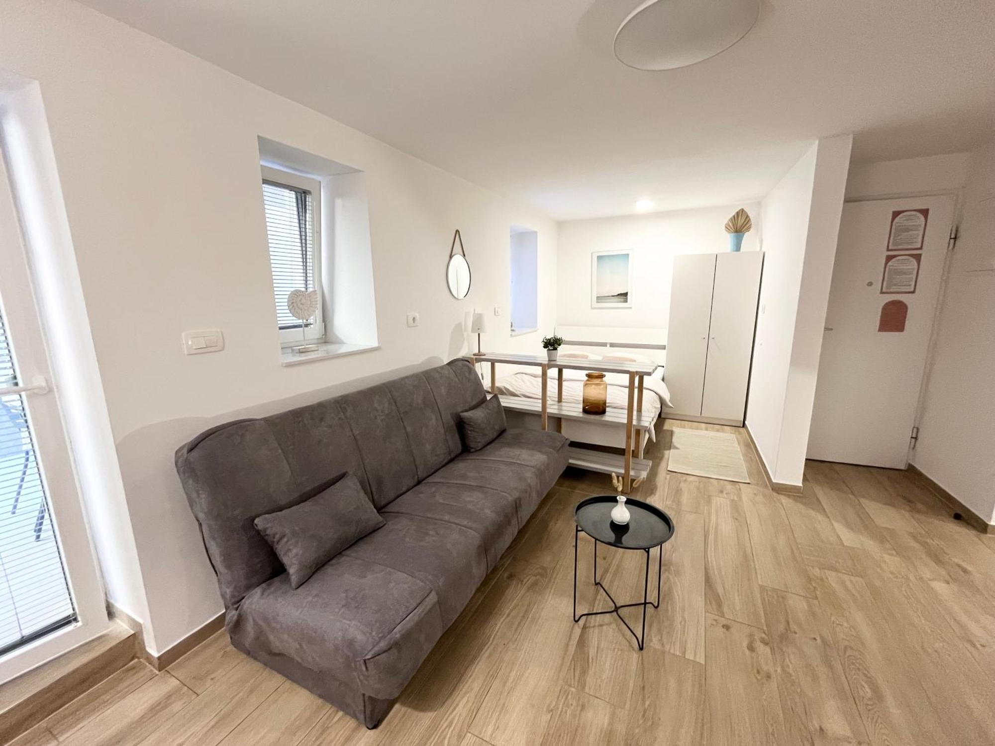 Casa Orange Apartment โคเปร์ ภายนอก รูปภาพ